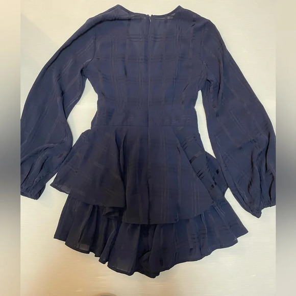 Selfie Leslie Maddox Fit and Flare Long Sleeve Navy Romper Size XS - Picture 9 of 9